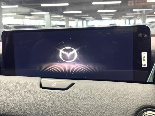 �y12.3�C���`�}�c�_�R�l�N�g�z�ԓ��̕��͋C�Ƀ}�b�`������^�f�B�X�v���C�B�X�}�z�ڑ��ł̃i�r�g�p��Bluetooth�Đ����A�l�X�ȋ@�\���y���߂܂��B�����I�ȃ_�C�������삪�\�ŁA�g��������ǍD�ł��B