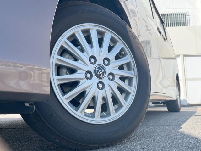 �y����15�C���`�A���~�z�C�[���z�O�ςɃ}�b�`���������A���~�z�C�[���𑕒����Ă���܂��B�e��ЊO�A���~�z�C�[����A�X�^�b�h���X�^�C�����戵�����Ă���܂��B���񂲑��k����������