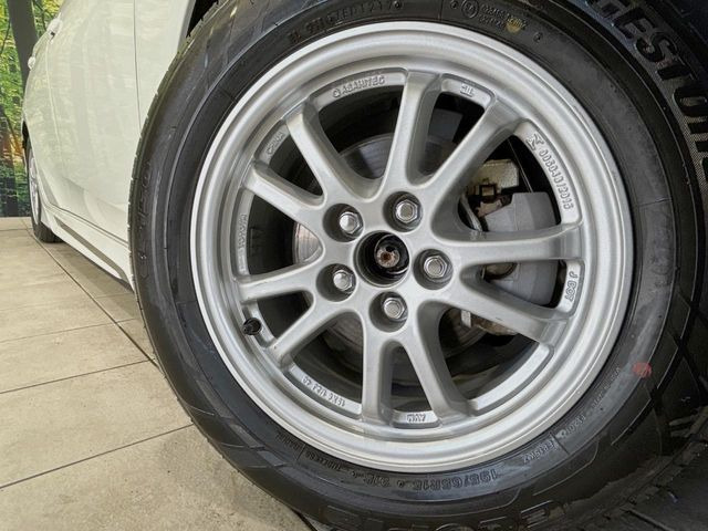 �y15�C���`�A���~�z�C�[���z�O�ςɃ}�b�`�����A���~�z�C�[���𑕒����Ă���܂��B�e��A���~�z�C�[����A�X�^�b�h���X�^�C�����戵�����Ă���܂��B���񂲑��k����������