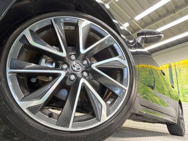 �y����18�C���`�A���~�z�C�[���z�O�ςɃ}�b�`���������A���~�z�C�[���𑕒����Ă���܂��B�e��ЊO�A���~�z�C�[����A�X�^�b�h���X�^�C�����戵�����Ă���܂��B���񂲑��k����������