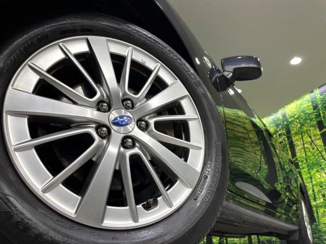 �y����17�C���`�A���~�z�C�[���z�O�ςɃ}�b�`���������A���~�z�C�[���𑕒����Ă���܂��B�e��ЊO�A���~�z�C�[����A�X�^�b�h���X�^�C�����戵�����Ă���܂��B���񂲑��k����������