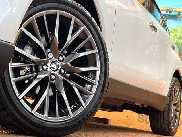 �y����20�C���`�A���~�z�C�[���z�O�ςɃ}�b�`���������A���~�z�C�[���𑕒����Ă���܂��B�e��ЊO�A���~�z�C�[����A�X�^�b�h���X�^�C�����戵�����Ă���܂��B���񂲑��k����������