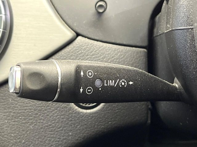 ���I�[�g�N���[�Y�R���g���[��:�������H�⎩���Ԑ�p���H���ɂāA�葬���q���\�ƂȂ�֗��ȋ@�\�ł��B�������ړ��̍ۂł����ɂ����֗��ɂ��g�����������܂���