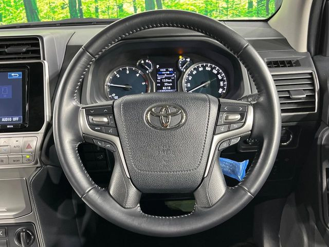 �y�����v�����X�e�A�����O�z�㎿�Ȋv���g�p���邱�ƂŁA��ɂ����������݂ƂĂ��^�]���₷���n���h���ł���