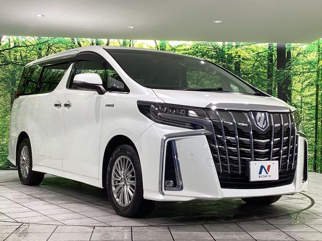 高透明度のガラス皮膜で撥水はもちろん、上質なツヤ・光沢を実現。紫外線や酸性雨から大切な愛車を保護し、色あせ・劣化を防止。「弾スプラッシュコート」、「弾プリミッサコート」からお選びいただけます。