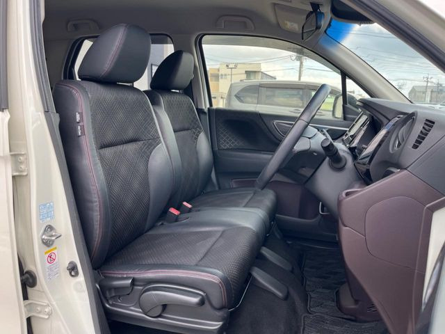 �y�n�[�t���U�[�V�[�g�z�������ƍ���S�n�𗼗������l�C�̃V�[�g���w�ʁE���ʂ̃t�@�u���b�N�f�ނ́A�ʋC���̗ǂ��⊊��ɂ����ɗD��Ă��܂��B�C���╞���ɍ��E���ꂸ���K�ɂ���肢�������܂��B