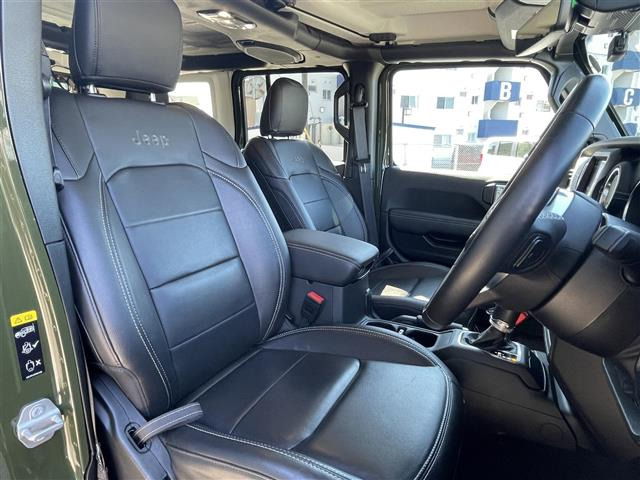 ラングラーアンリミテッド サハラ 4WD