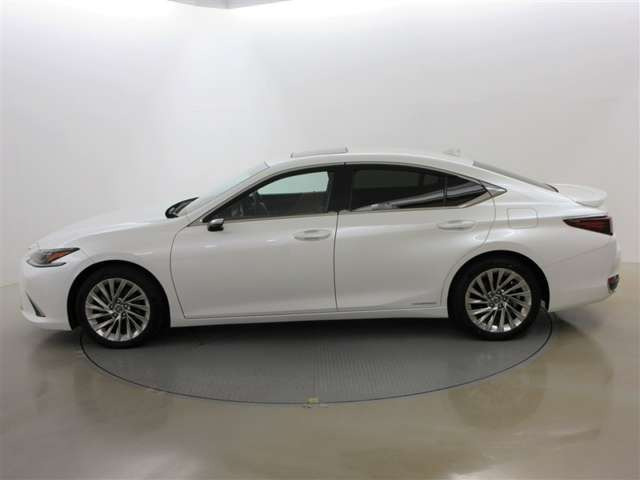 ES300h バージョンL