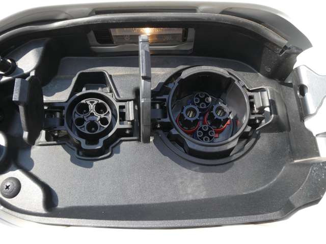 ���f�ڎԗ��́A�o�b�N���[�h�Ɉړ����Ă���ꍇ��N���[�j���O���œX���ɖ����ꍇ�A�܂��A�݌Ɉړ���ԗ��񑗓��Ō䗗�����Ȃ��ꍇ���������܂��B�������X�\�肪�����܂�ł�����A���O�ɂ��\������肢�v���܂��B