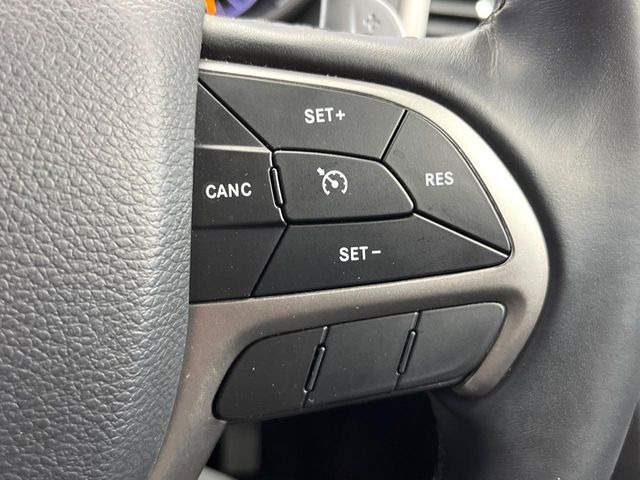 ���I�[�g�N���[�Y�R���g���[��:�������H�⎩���Ԑ�p���H���ɂāA�葬���q���\�ƂȂ�֗��ȋ@�\�ł��B�������ړ��̍ۂł����ɂ����֗��ɂ��g�����������܂���