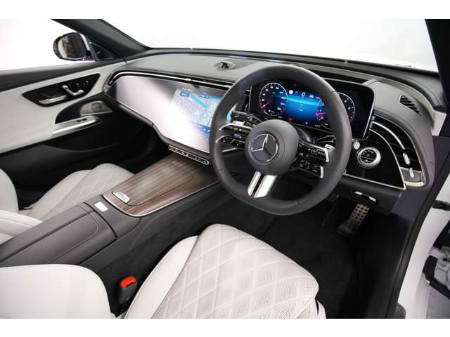 EクラスE300 エクスクルーシブ AMGラインパッケージ (ISG)