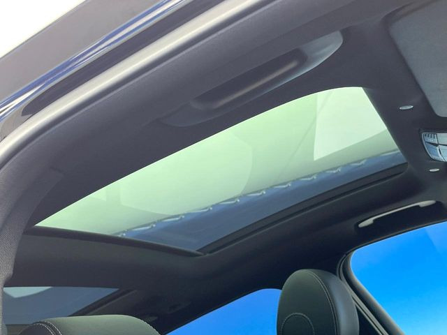 ���p�m���~�b�N�X���C�f�B���O���[�t::�唗�͂̃p�m���}���[�t�́A�㕔���Ȃɂ܂ő����Ă���A�J���I�ȋ�Ԃ����y���݂��������܂��B