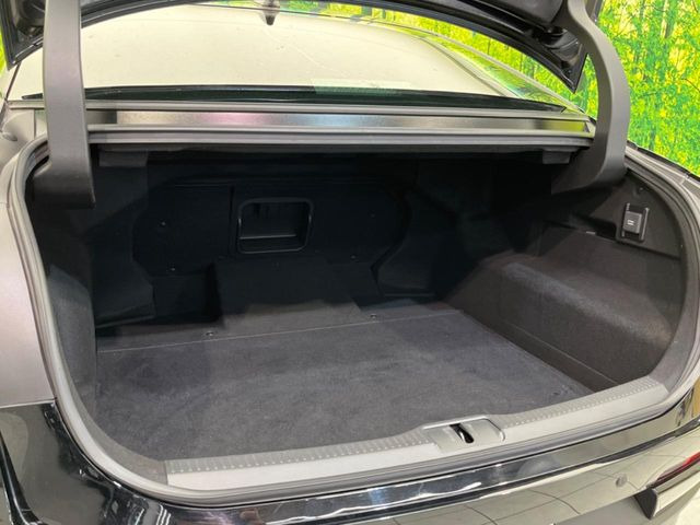 【パワーバックドア】スマートキーや運転席のボタンを押すだけでリアゲートが自動で開閉します!荷物を持っている時や、高い位置にあるバックドアを閉める際に便利な機能です♪