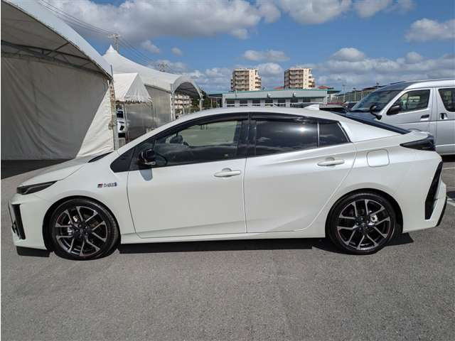 プリウスPHV1.8 S