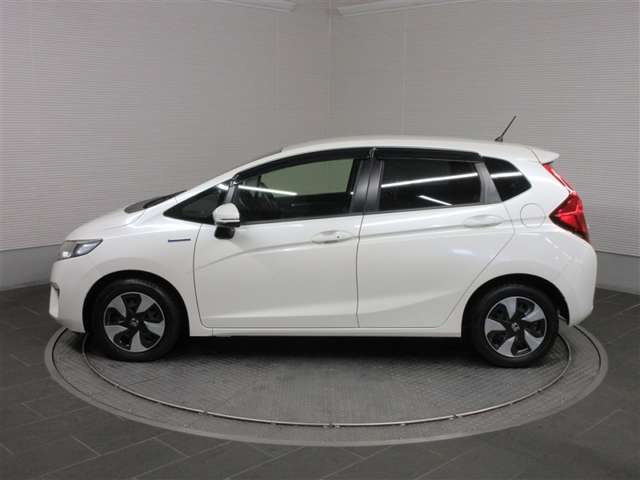 フィット1.5 ハイブリッド Fパッケージ