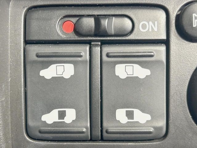 �y�����p���[�X���C�h�h�A�z�X�}�[�g�L�[��^�]�Ȃ̃X�C�b�`�Ō�ȗ����X���C�h�h�A�̊J���\���d��������͂����ăh�A���J����K�v�������A�����Ȃ��q�l�ł��ȒP�ɊJ���߂ł����K�ł���