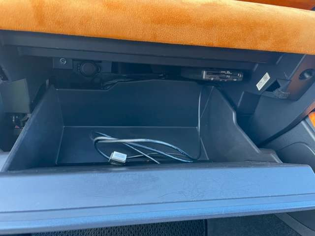 �C�ɂȂ邨�Ԃ�����܂�����E�̓d�b�ԍ����璼�ڂ��X�ɂ��₢���킹���������B�x�����@����ԗ����A��Ԃ܂łȂ�ł������������Ē����܂��B�X�^�b�t�ꓯ���A�����҂����Ă���܂��B