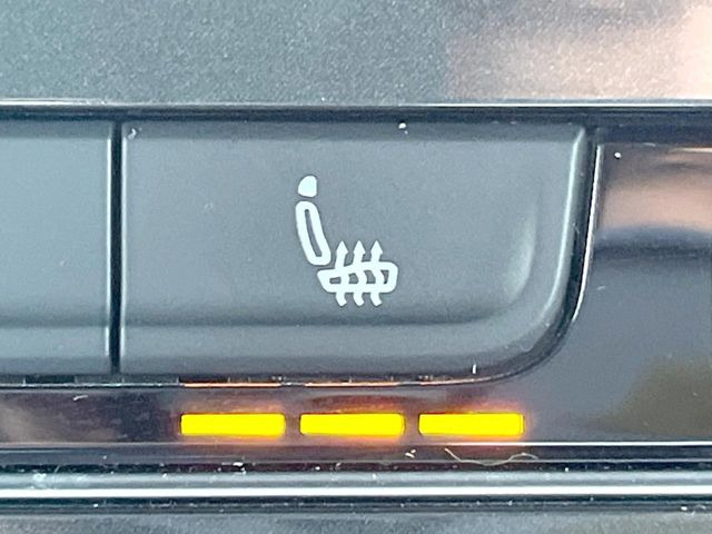 ���S�ȃV�[�g�q�[�^�[:���������ӂ�郌�U�[�V�[�g�ɁA�O�ȁE��ȂɃV�[�g�q�[�^�[�𓋍ڂ��Ă���܂��B