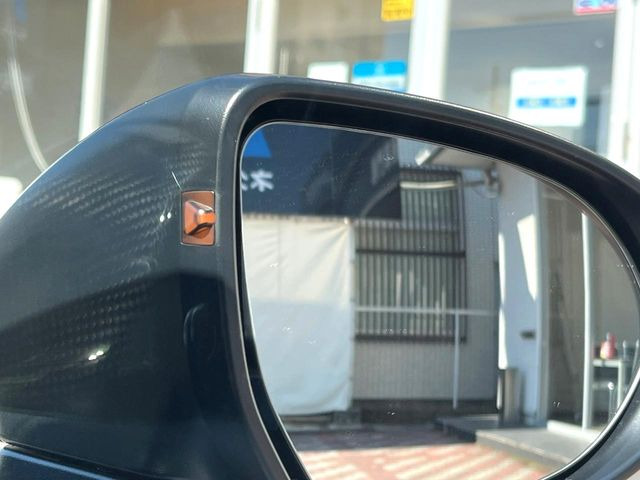 �y�u���C���h�X�|�b�g���j�^�[�z���s���A�h�A�~���[�̎��p�ɂȂ�₷���ӏ��Ɍ㑱�Ԃ��ڋ߂���ƃT�C�h�~���[�̃����Y�Ɍx����\��!�h���C�o�[�ɒ��ӊ��N�����Ă���܂��B