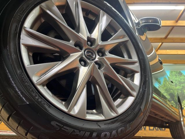 �y���������C���`�A���~�z�C�[���z�O�ςɃ}�b�`���������A���~�z�C�[���𑕒����Ă���܂��B�e��ЊO�A���~�z�C�[����A�X�^�b�h���X�^�C�����戵�����Ă���܂��B���񂲑��k����������