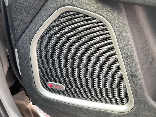 ��Beats�T�E���h:���y�t�@���ɃX�^�W�I�̉���͂��邱�Ƃ��R���Z�v�g�ɂ��Ă���A�X�^�C���b�V���ȃf�U�C���ƃp���t���ȏd�ቹ�������ł���