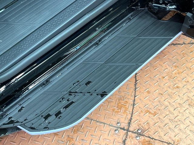 ���[�J�[�I�v�V�����́y���j�o�[�T���X�e�b�v�z�𑕔��B�X���C�h�h�A�ƘA�������X�e�b�v�ɂ��A�����Ȃ��q�l�̏��~�肪���Ղ��Ȃ�܂���