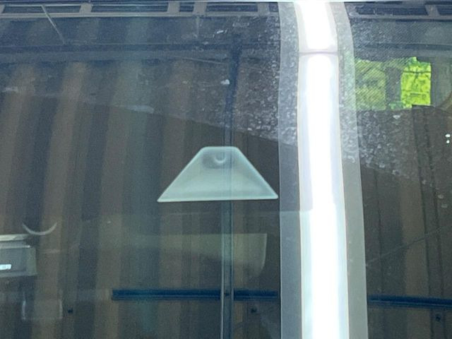 �y�G�}�[�W�F���V�[�u���[�L�z���s���ɑO���̎ԗ�����F�����A�Փ˂������Ȏ��͌x��ƃu���[�L�ŏՓˉ���Ɣ�Q�y�����A�V�X�g�B�����S�Ƀh���C�u�����y���݂��������܂��B