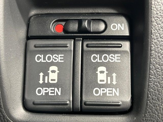 �y�����p���[�X���C�h�h�A�z�X�}�[�g�L�[��^�]�Ȃ̃X�C�b�`�Ō�ȗ����X���C�h�h�A�̊J���\���d��������͂����ăh�A���J����K�v�������A�����Ȃ��q�l�ł��ȒP�ɊJ���߂ł����K�ł���