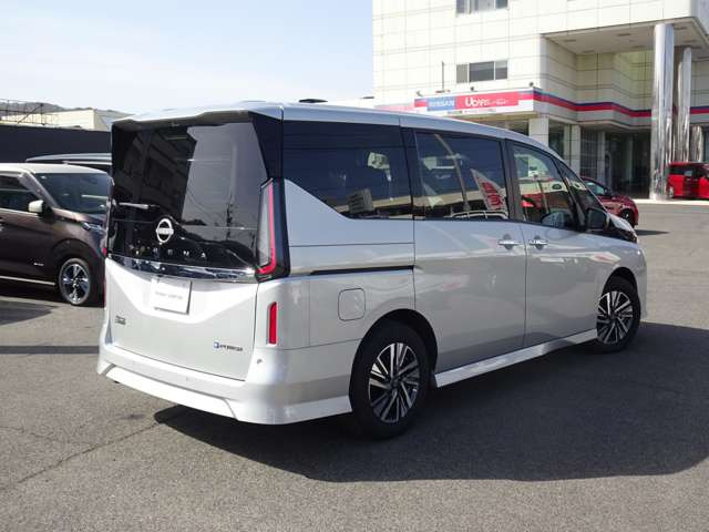 セレナ1.4 e-POWER ハイウェイスター V