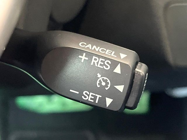 �y�N���[�Y�R���g���[���z�������H�����N���N���s�B�A�N�Z���𗣂��Ă���葬�x�ő��s���ł��A�������^�]���̕��S���y��!�����E�������ȒP�ȃX�C�b�`����Œ����ł��܂��B