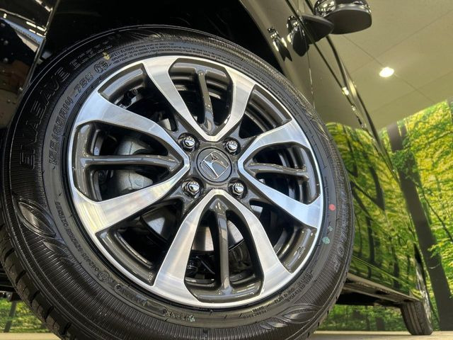 �y����14�C���`�A���~�z�C�[���z�O�ςɃ}�b�`���������A���~�z�C�[���𑕒����Ă���܂��B�e��ЊO�A���~�z�C�[����A�X�^�b�h���X�^�C�����戵�����Ă���܂��B���񂲑��k����������