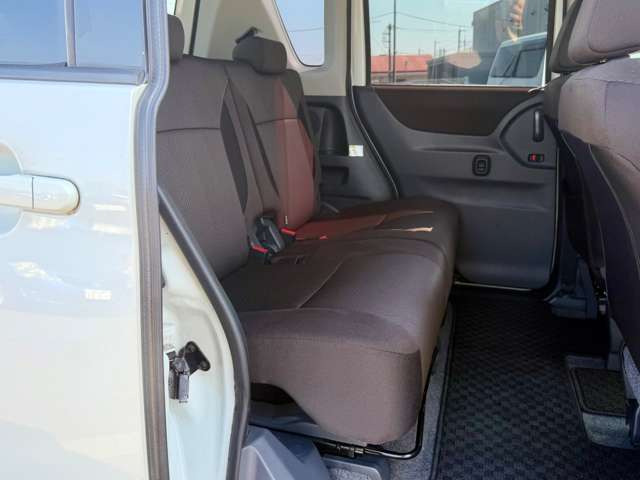 ���X�͍s�c�����R���̊��ˌ����_�̋߂��ɓX�܂��������܂��B���Ԃł��A�N�Z�X���₷���ꏊ�Ɍ�����܂��B�d�Ԃł��z���̍ۂ��Ŋ���JR���������w�܂ł��}���ɎQ��܂��B���C�y�ɂ��₢���킹������!