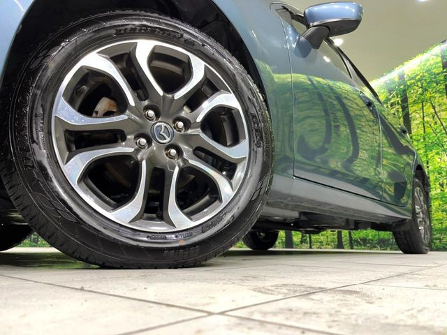 �y����16�C���`�A���~�z�C�[���z�O�ςɃ}�b�`���������A���~�z�C�[���𑕒����Ă���܂��B�e��ЊO�A���~�z�C�[����A�X�^�b�h���X�^�C�����戵�����Ă���܂��B���񂲑��k����������