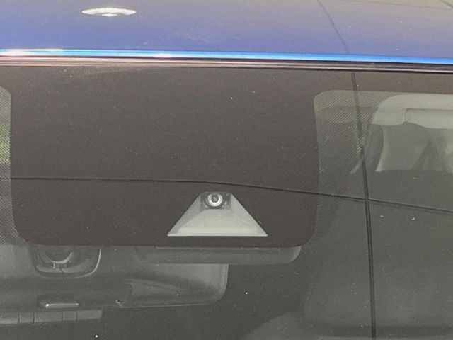 �y�C���e���W�F���g�G�}�[�W�F���V�[�u���[�L�z�t�����g�J�����őO���̎ԗ�����s�҂����m�B�Փ˂������Ȏ��͏Փ˔�Q�y���u���[�L���쓮�A�Փˉ�����T�|�[�g�B�����S�Ƀh���C�u�����y���݂��������܂��B