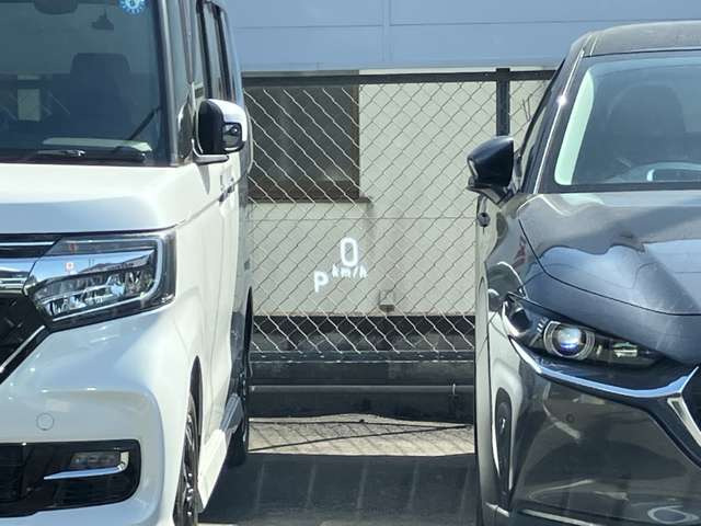 �t�����g�K���X���e���́w�w�b�h�A�b�v�f�B�X�v���C�x�𓋍ڂ��Ă��܂�!�^�]�ɕK�v�ȏ�񂪃K���X�ɉf��̂Ŏ��_�ړ������炵���S�^�]�ɍv�����Ă���܂�!