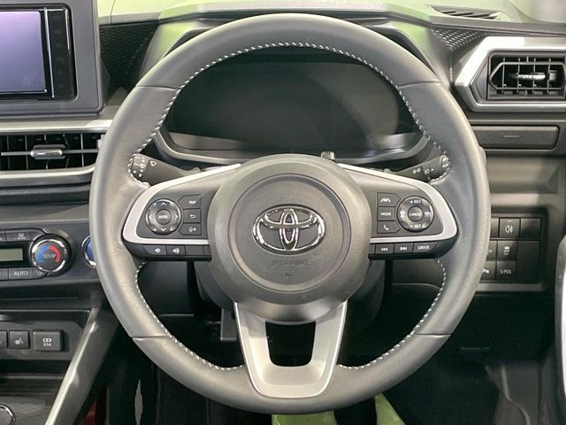 �y�����v�����X�e�A�����O�z�㎿�Ȋv���g�p���邱�ƂŁA��ɂ����������݂ƂĂ��^�]���₷���n���h���ł���