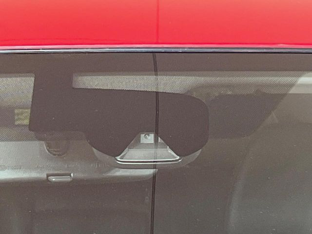 �y�G�}�[�W�F���V�[�u���[�L�z���s���ɑO���̎ԗ�����F�����A�Փ˂������Ȏ��͌x��ƃu���[�L�ŏՓˉ���Ɣ�Q�y�����A�V�X�g�B�����S�Ƀh���C�u�����y���݂��������܂��B