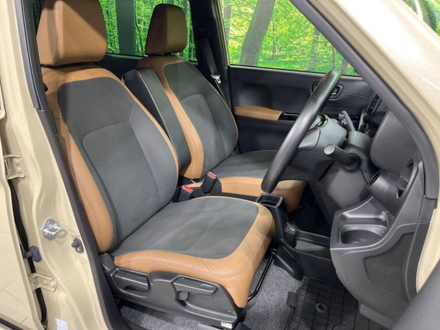 【シートヒーター】寒い日に重宝するシートヒーター!エアコンより早く温まってくれるので寒がりの人も安心ですね♪エアコンの温風は乾燥するから苦手、という方にもをおすすめです。