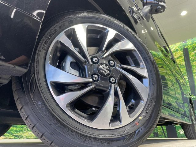 �y����15�C���`�A���~�z�C�[���z�O�ςɃ}�b�`���������A���~�z�C�[���𑕒����Ă���܂��B�e��ЊO�A���~�z�C�[����A�X�^�b�h���X�^�C�����戵�����Ă���܂��B���񂲑��k����������