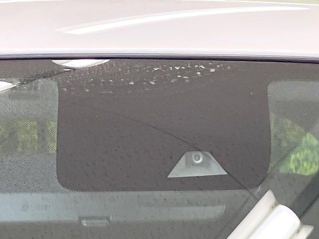 �y�G�}�[�W�F���V�[�u���[�L�z���s���ɑO���̎ԗ�����F�����A�Փ˂������Ȏ��͌x��ƃu���[�L�ŏՓˉ���Ɣ�Q�y�����A�V�X�g�B�����S�Ƀh���C�u�����y���݂��������܂��B