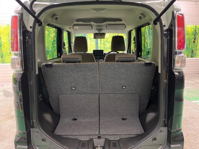 ���i�̂���������ʋ΁A���}���ɏ\���ȉ׎��X�y�[�X���m�ۂ��Ă���܂��B�Z�J���h�V�[�g��|���ƁA�傫�ȉו��̐ύڂ��\�ł���