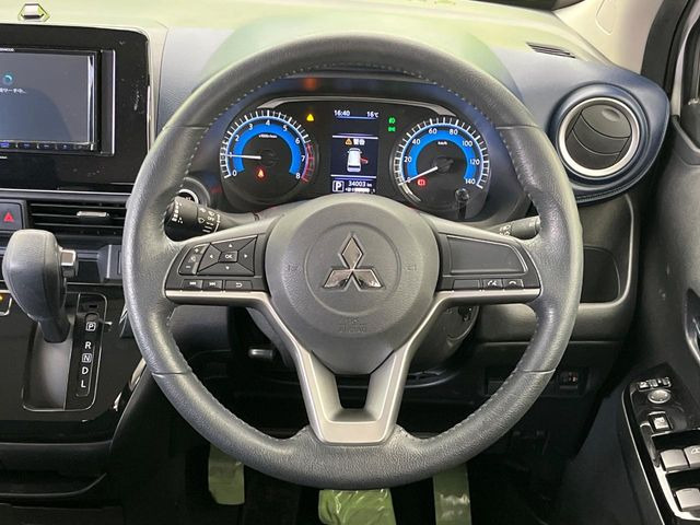 �y�����v�����X�e�A�����O�z�㎿�Ȋv���g�p���邱�ƂŁA��ɂ����������݂ƂĂ��^�]���₷���n���h���ł���