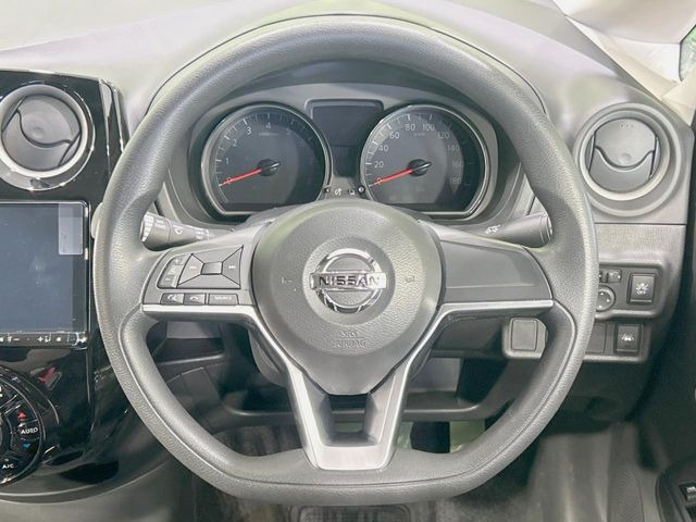 �y�X�e�A�����O�X�C�b�`�z�^�]���A�O������ڐ������炷���ƂȂ��A�I�[�f�B�I���̑��삪�\�ȕ֗��@�\!���S&���K�ȃh���C�u�����o���Ă���܂���