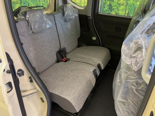 ���i���ȃI���W�i���t���A�}�b�g���I�v�V�����ɂĂ��p�ӂ��Ă���܂��B���D���ȃf�U�C����J���[�����Ԃɍ��킹�đI��ł����������Ƃ��ł��܂���