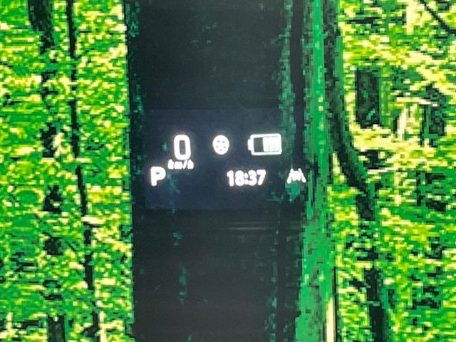 �y�w�b�h�A�b�v�f�B�X�v���C�z���݂̑��x�⑖�s�����f�W�^���\���ŉ^�]�ȑO���̃K���X�ɓ��e!�^�]���A�ڐ������炳���K�v�ȏ����m�F�ł���̂łƂ��Ă��֗��ň��S!