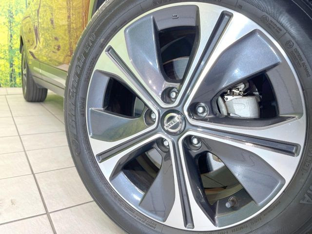 �y����17�C���`�A���~�z�C�[���z�O�ςɃ}�b�`���������A���~�z�C�[���𑕒����Ă���܂��B�e��ЊO�A���~�z�C�[����A�X�^�b�h���X�^�C�����戵�����Ă���܂��B���񂲑��k����������