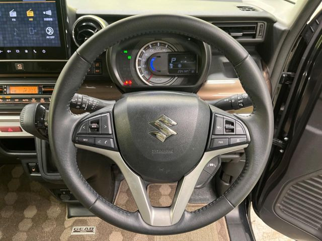 �y�����v�����X�e�A�����O�z�㎿�Ȋv���g�p���邱�ƂŁA��ɂ����������݂ƂĂ��^�]���₷���n���h���ł���