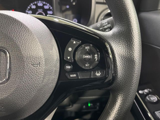 【アダプティブクルーズコントロール】高速道路での長距離走行が楽に!!自動で速度を保つクルーズコントロールが、衝突軽減システムと連携し、前方の車両を感知して車間を保つように速度調節してくれます!!
