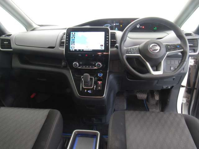 セレナ1.2 e-POWER ハイウェイスターV