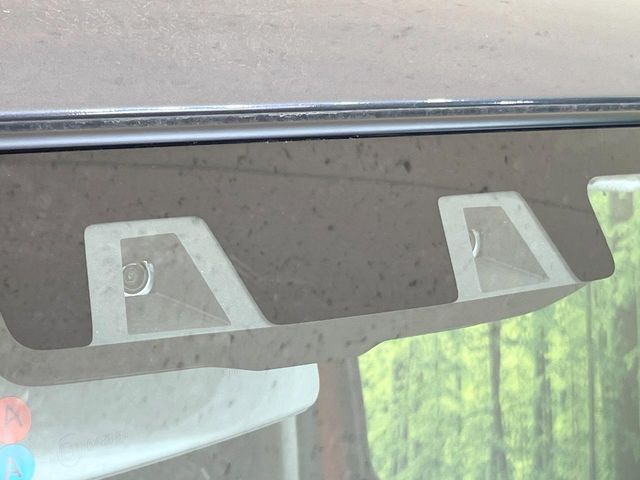 �y�X�Y�L �Z�[�t�e�B�T�|�[�g�z���s���ɑO���̎ԗ�����F�����A�Փ˂������Ȏ��͌x��ƃu���[�L�ŏՓˉ���Ɣ�Q�y�����A�V�X�g�B�����S�Ƀh���C�u�����y���݂��������܂��B